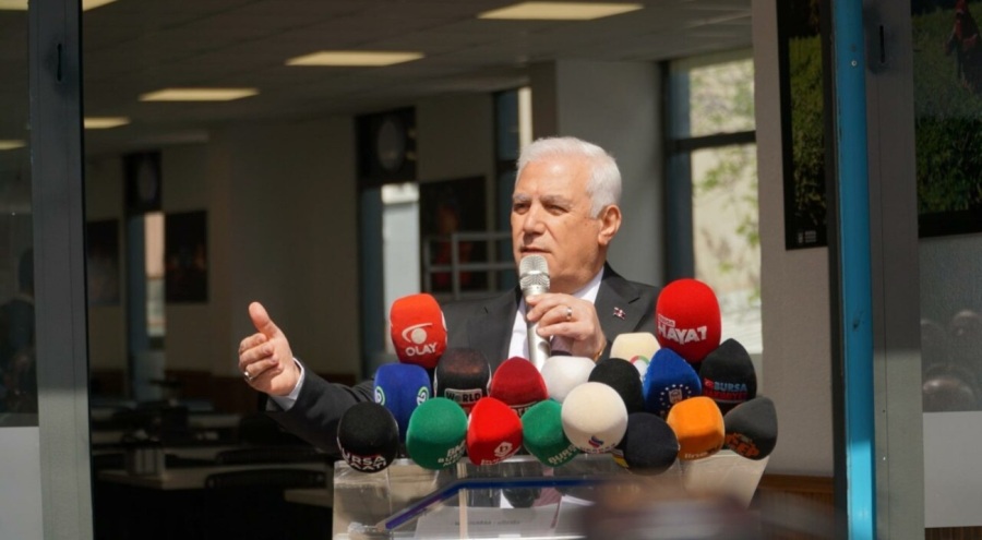 BOZBEY'İN GÜNDEM DEĞİŞTİRME GİRİŞİMİ! SUÇ DUYURUSU SORUSUNA KARŞI FUTBOL HAMLESİ