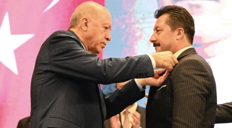 BELEDİYE MECLİSİ KARIŞTI! PARTİ DEĞİŞTİRMİŞTİ...
