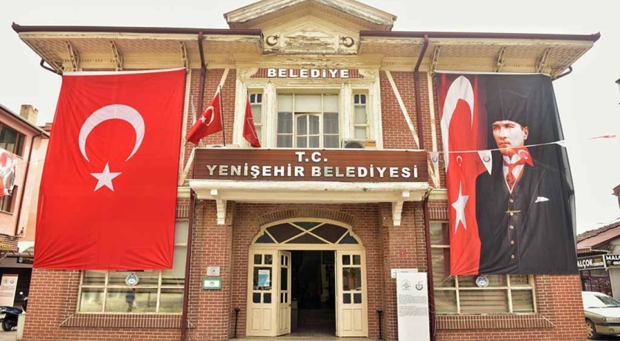 YENİŞEHİR'DE ÖZEL'E KARŞI 15 İMZALI ÖNERGE