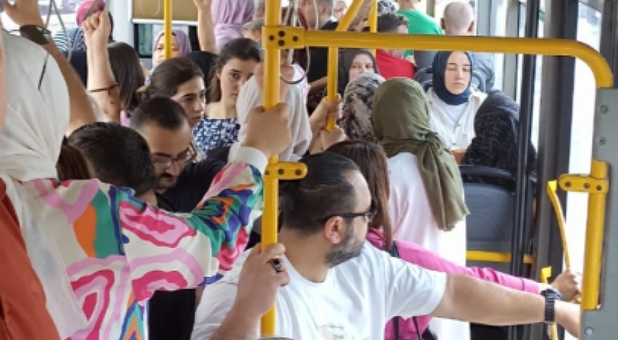 BURSA'DA TOPLU ULAŞIMDA SİNİRLER GERİLDİ! TER KOKUSU BUNALTI BAYGINLIK TARTIŞMALAR KAVGALAR...