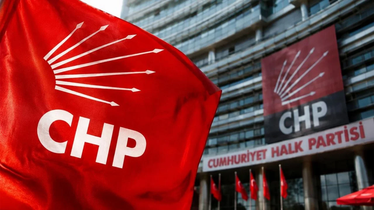 CHP'DE İKİ BAYRAMLAŞMA: ÖNEMLİ DETAYLAR