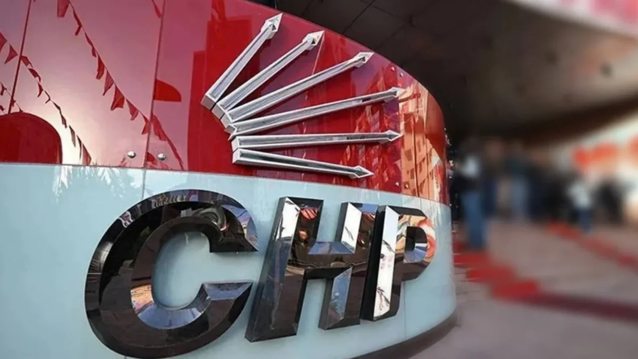 CHP'DE YENİ KRİZ: 28 PM ÜYESİ İSTİFA ETTİ, GÖZLER KURULTAY ÇAĞRISINDA