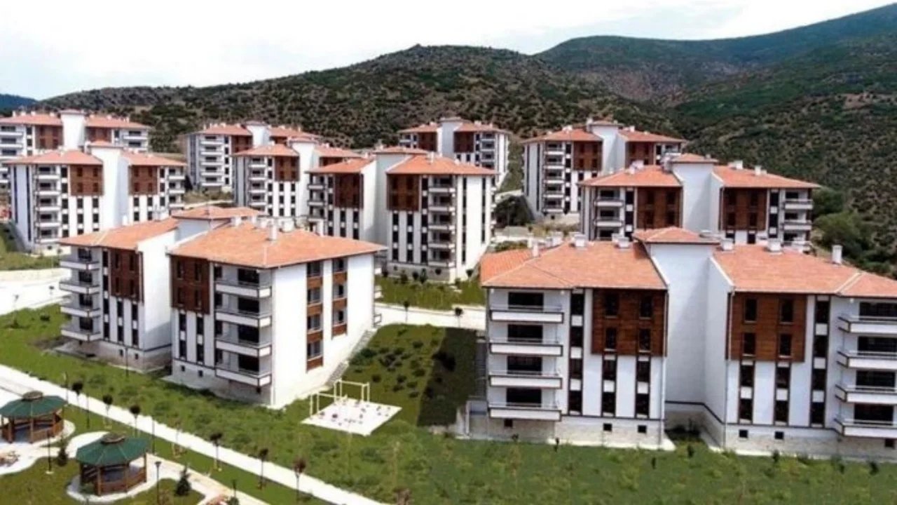 TOKİ'DEN KURASIZ KONUT HAMLESİ