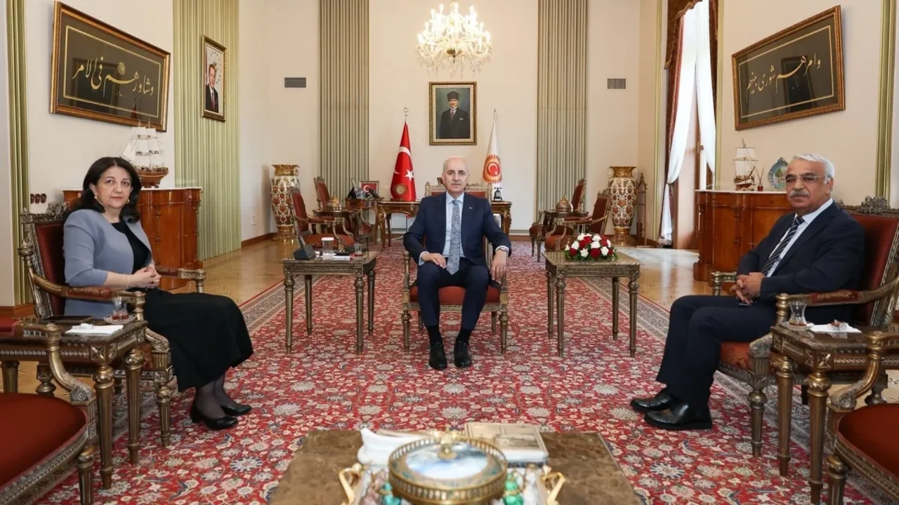 TBMM BAŞKANI KURTULMUŞ, DEM PARTİ İMRALI HEYETİNİ KABUL ETTİ