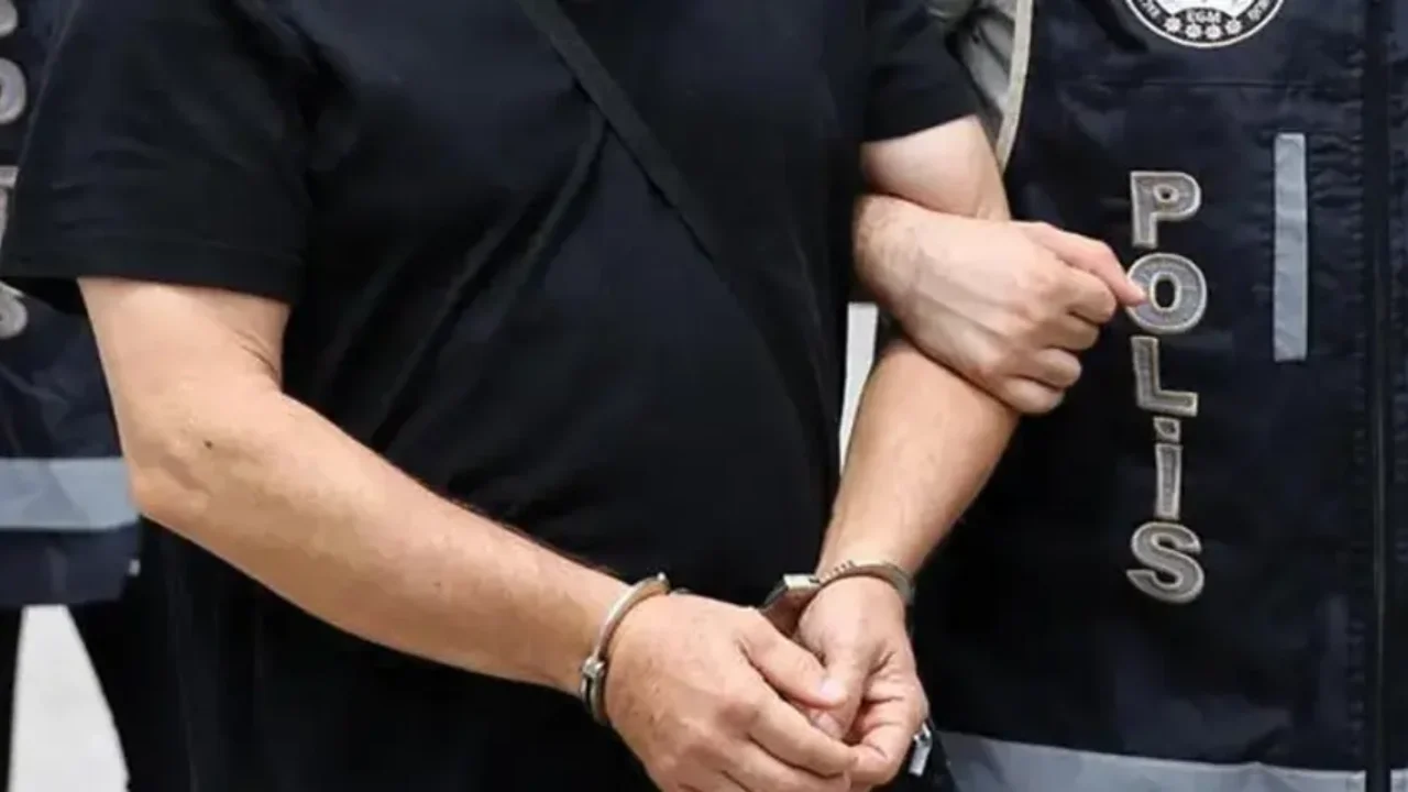 TRAFİKTEKİ MUŞTALI SALDIRGAN YAKALANDI