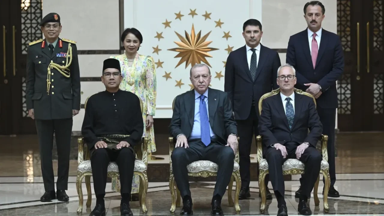 CUMHURBAŞKANI ERDOĞAN 5 ÜLKENİ BÜYÜKELÇİSİNİ KABUL ETTİ
