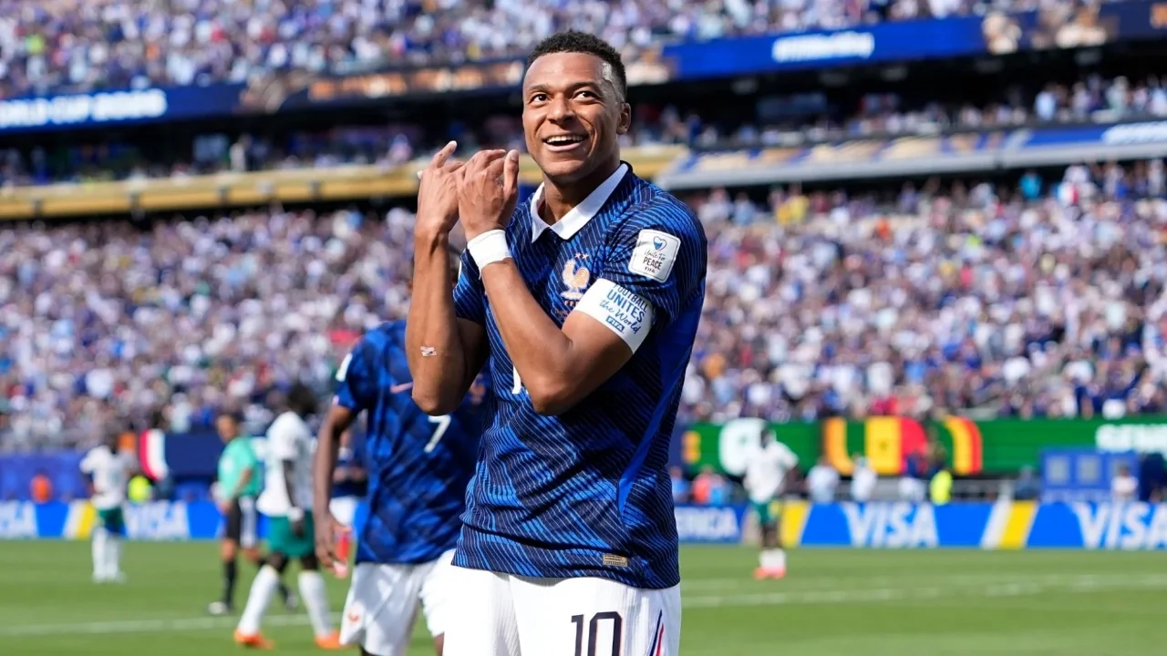 MBAPPE'DEN BİR REKOR DAHA