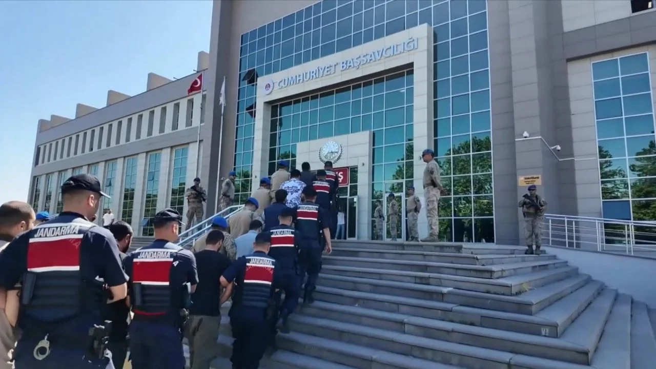 26 İLDE DEAŞ OPERASYONU: 70 ŞÜPHELİ YAKALANDI