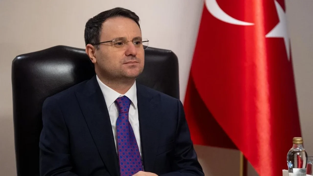 AKIN GÜRLEK DUYURDU: 7 İLDE 10 MİLYAR LİRALIK BAHİS OPERASYONU