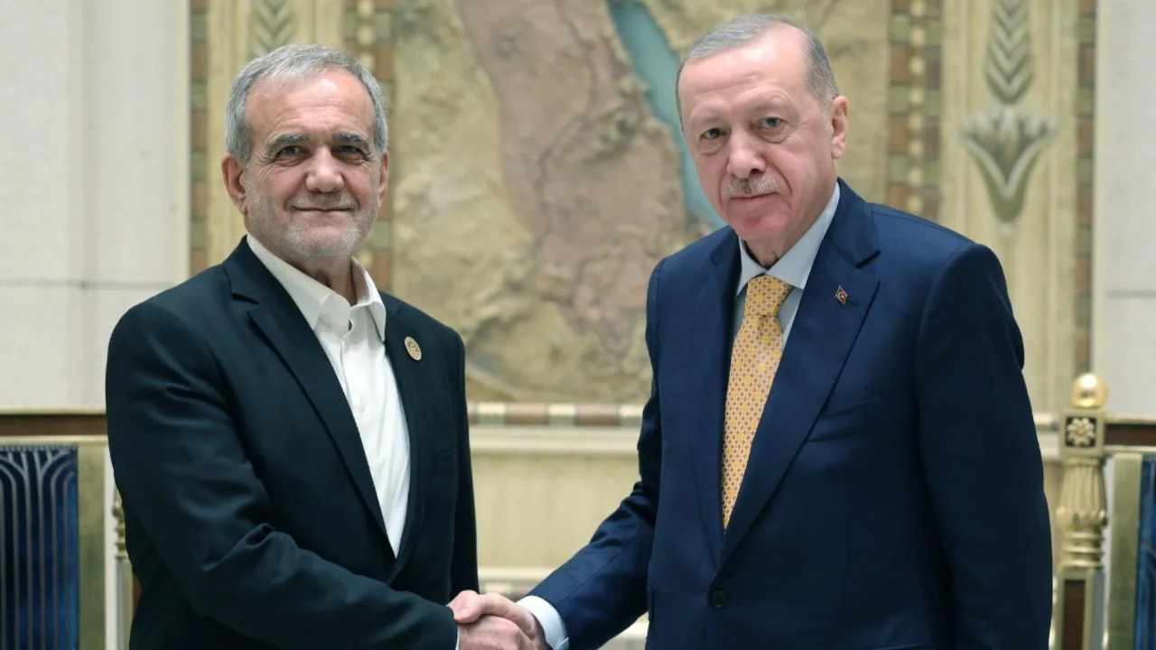 CUMHURBAŞKANI ERDOĞAN'DAN DİPLOMASİ TRAFİĞİ: İRAN CUMHURBAŞKANI VE IRAK BAŞBAKANI İLE GÖRÜŞTÜ