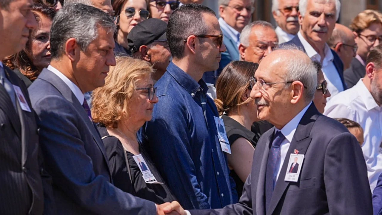 KILIÇDAROĞLU VE ÖZGÜR ÖZEL BUTLAN KARARI SONRASI İLK KEZ KARŞI KARŞIYA GELDİ