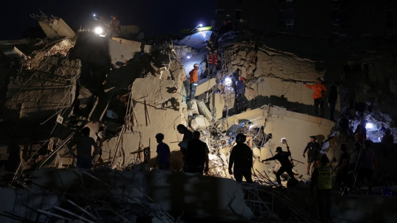 VENEZUELA'DA 40 SANİYE ARAYLA 7.2 VE 7.5'LİK DEPREM!
