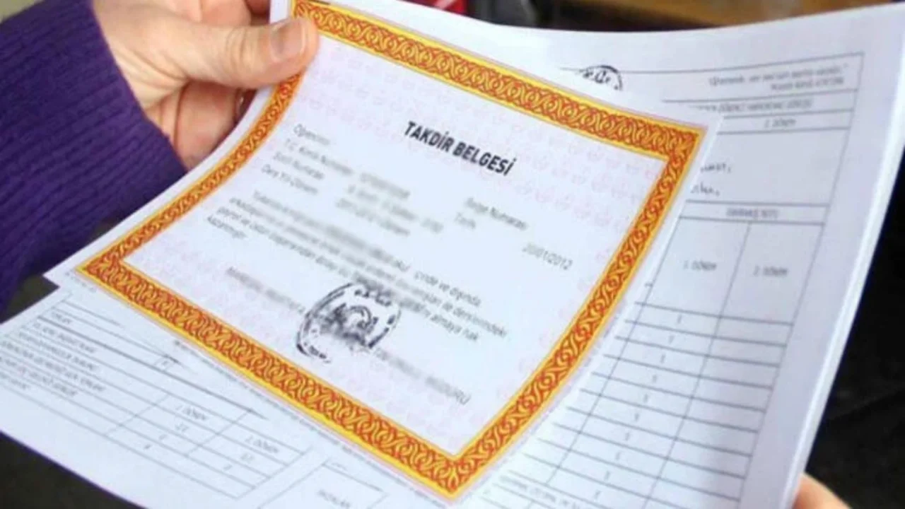 ÖĞRENCİLERİN KARNE HEYECANI