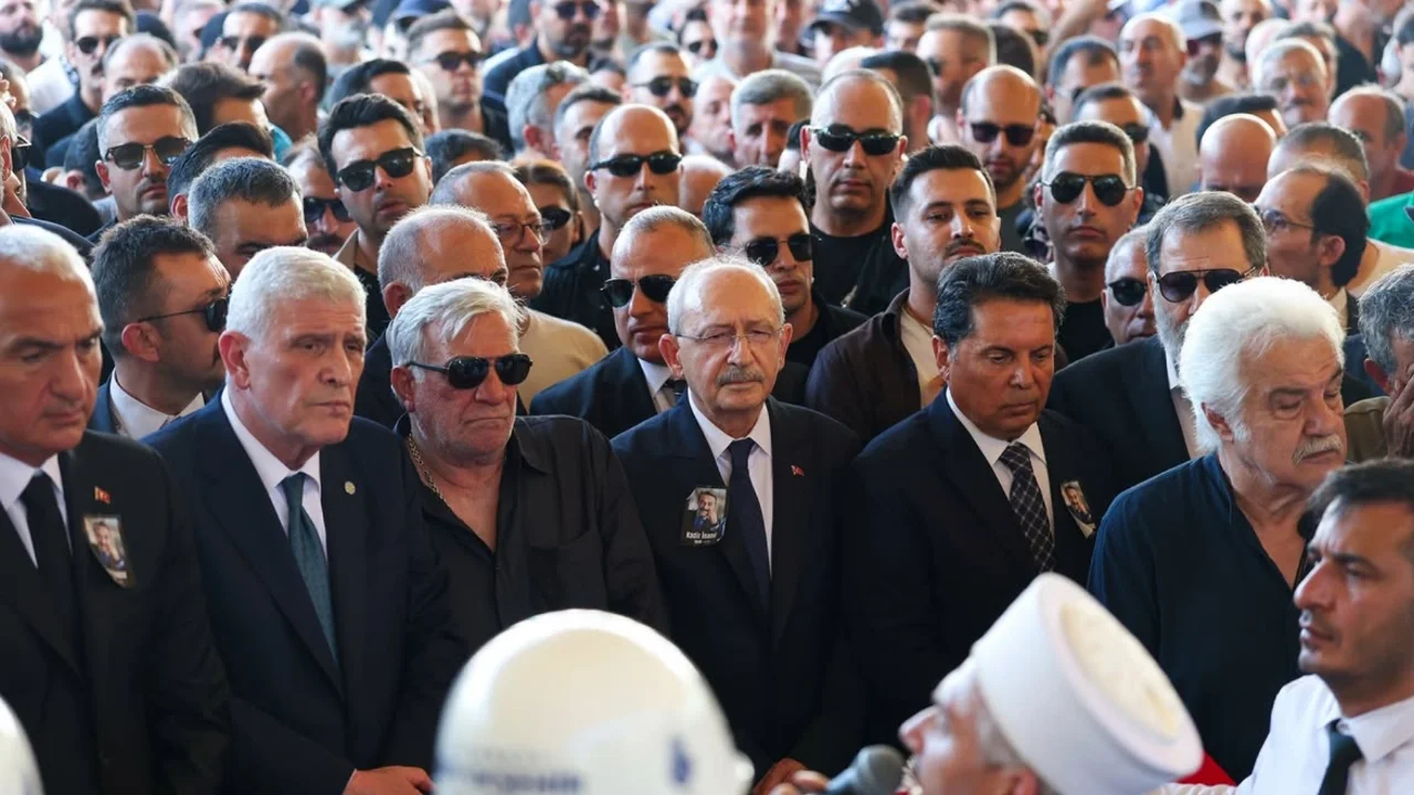 CHP İLETİŞİM KOORDİNATÖRÜ FIRAT: CENAZEDEKİ GÖRÜNTÜLER MONTAJ