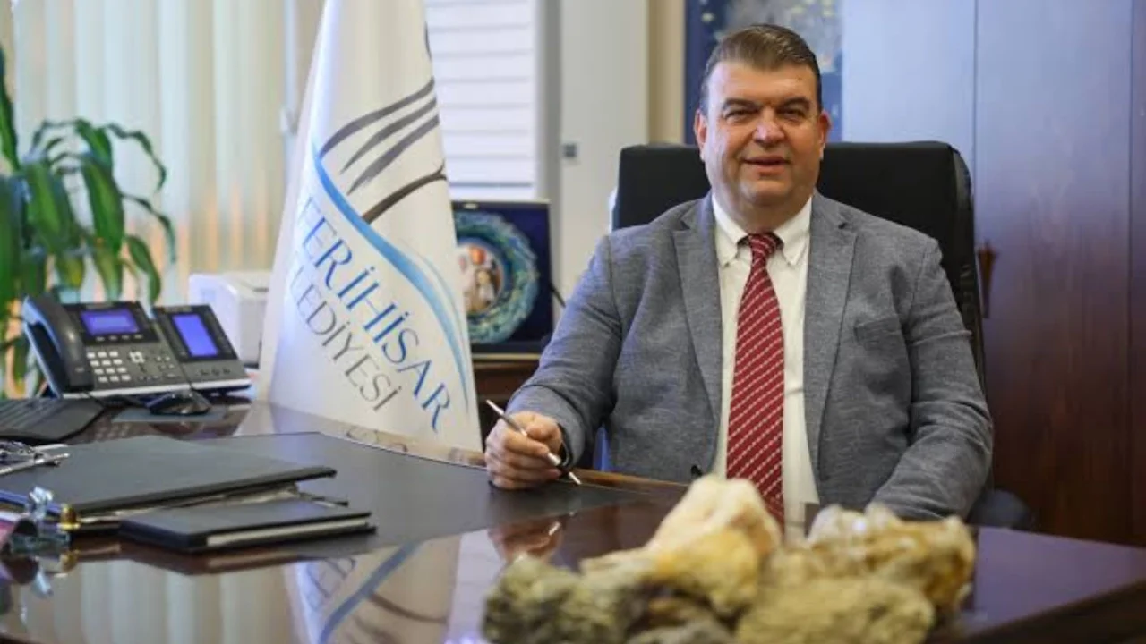 SEFERİHİSAR BELEDİYE BAŞKANI İSMAİL YETİŞKİN TUTUKLANDI