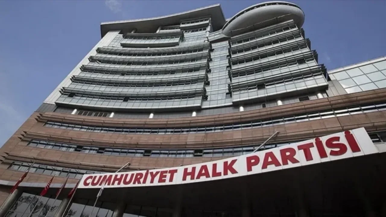 CHP'DE 26 İL BAŞKANI DAHA GÖREVDEN ALINDI