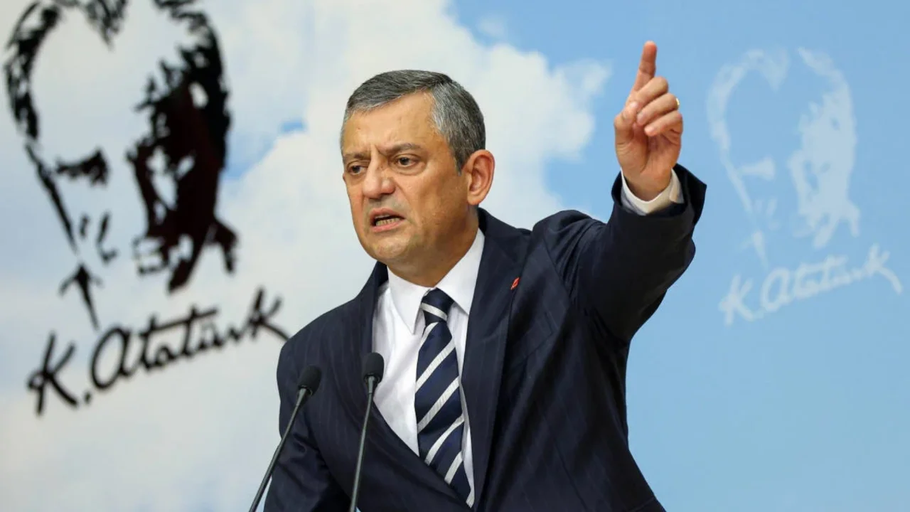 ÖZGÜR ÖZEL'DEN İKİ PARTİLİ STRATEJİ