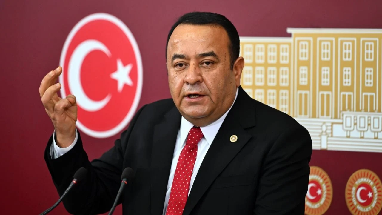 ADNAN BEKER CHP'DEN İSTİFA ETTİ