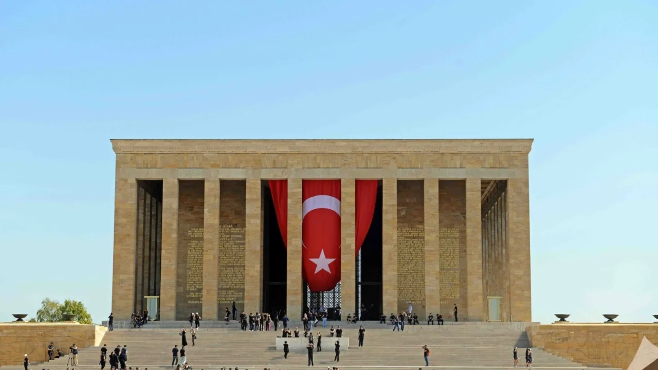 NATO HEYETİ ANITKABİR'İ ZİYARET EDECEK