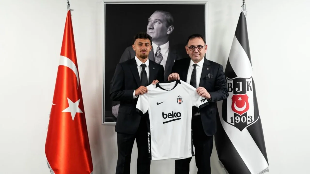 BEŞİKTAŞ'TAN SOL KANADA GENÇ TAKVİYE