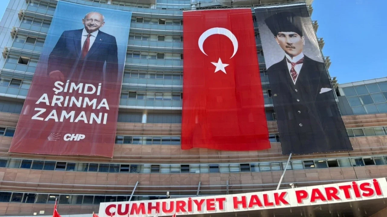 CHP YDK, 8 KİŞİNİN TEBDİR KARARINA İTİRAZLARINI REDDETTİ