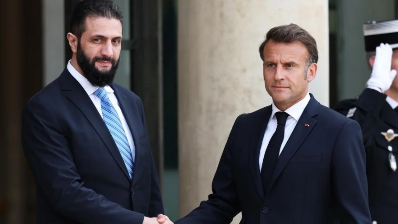 MACRON'UN ŞAM ZİYARETİ SIRASINDA PATLAMA! KONAKLADIĞI OTELE YAKIN NOKTADA GÜVENLİK ALARMI