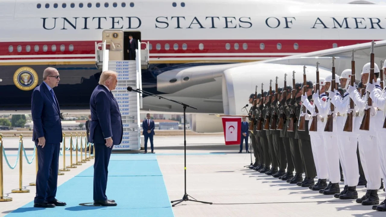 TRUMP ANKARA'DA: ERDOĞAN İLE İLK TEMAS HAVALİMANINDA