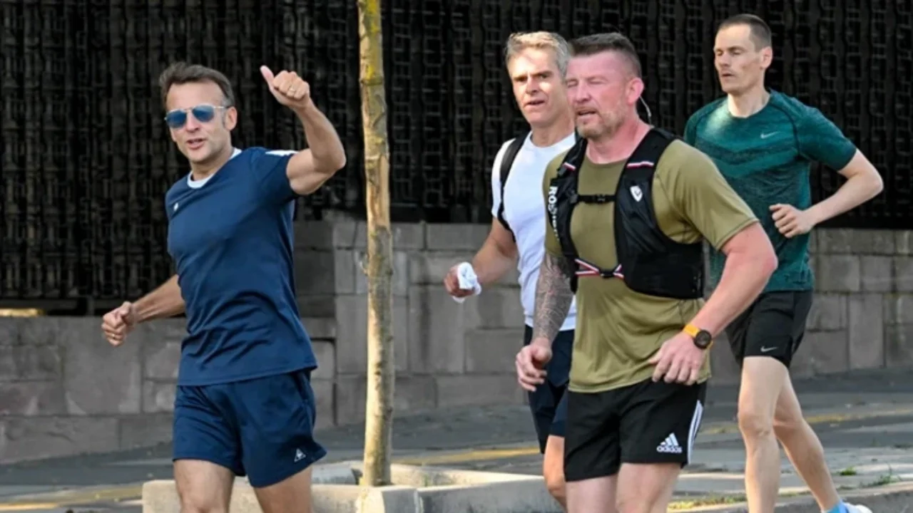 MACRON ANKARA'DA SABAH KOŞUSU YAPTI