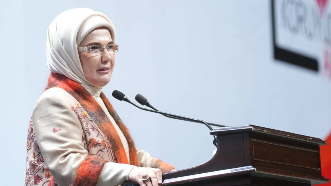 EMİNE ERDOĞAN, NATO LİDERLERİNİN EŞLERİNİ AĞIRLADI