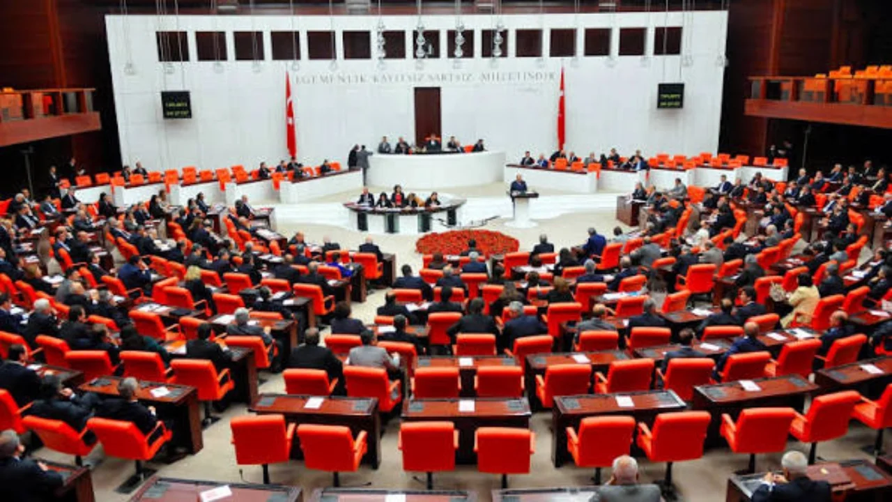 TBMM'DE YOĞUN MESAİ BAŞLIYOR: ÇALIŞMA TAKVİMİ BELLİ OLDU