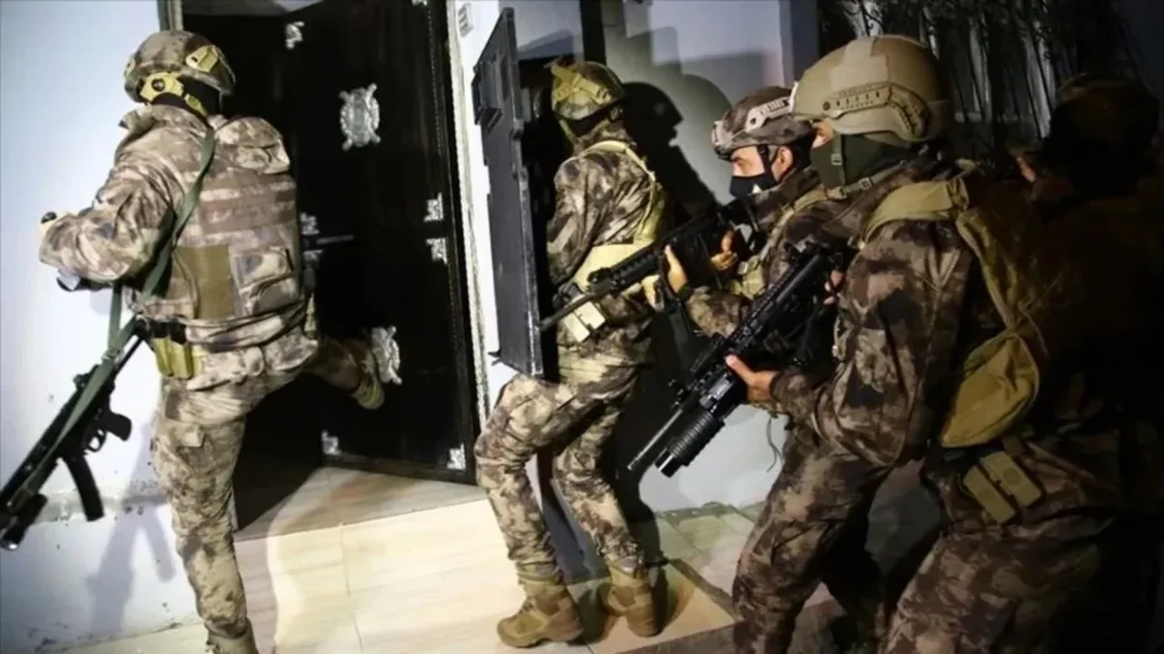SOSYAL MEDYADA UYUŞTURUCUYU ÖZENDİRENLERE OPERASYON