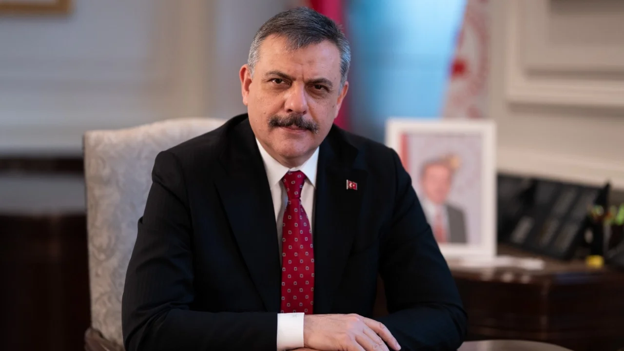 BAKAN ÇİFTÇİ'DEN POLİSLERE LOJMAN VE FAZLA MESAİ MÜJDESİ