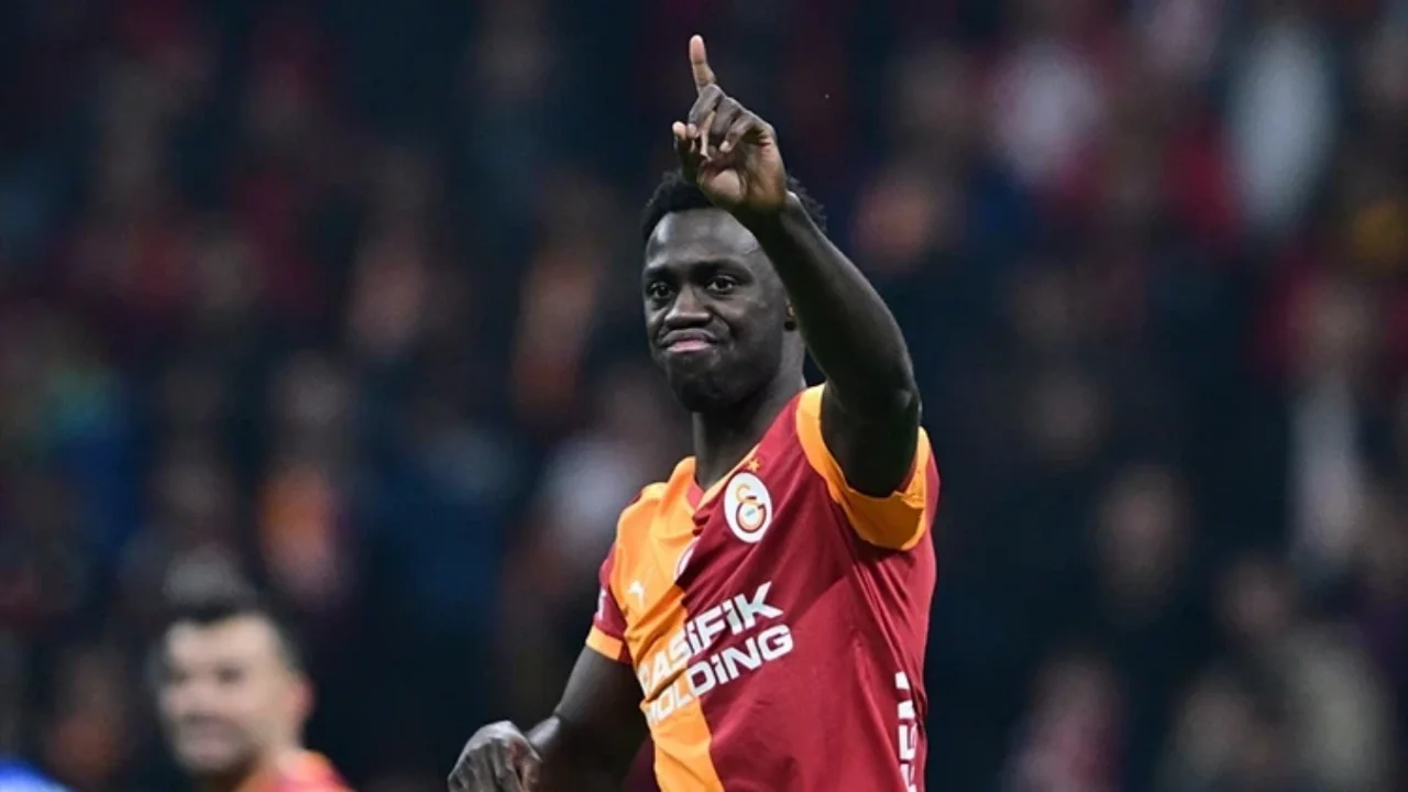 GALATASARAY'IN YILDIZI AYRILIK KARARI ALDI