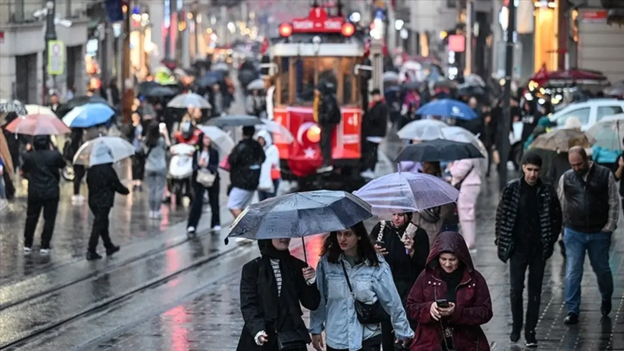 BU HAFTA YAĞIŞ GELİYOR AMA BAZI İLLER KAVRULACAK: SICAKLIK 42 DERECEYE ULAŞACAK