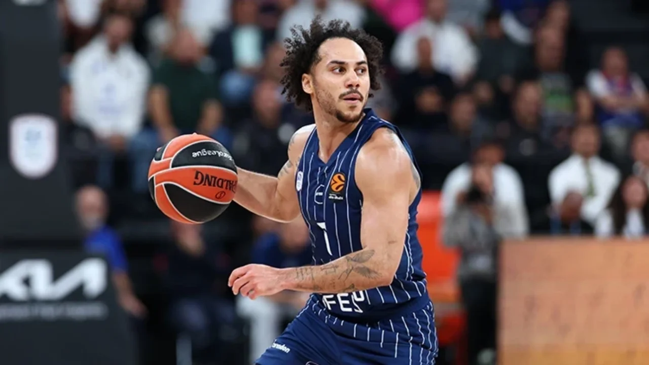 SHANE LARKİN RESMEN FENERBAHÇE'DE