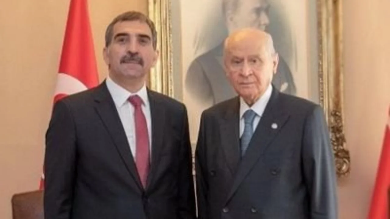BAHÇELİ'NİN BAŞDANIŞMANINDAN DİKKAT ÇEKEN KURTLAR VADİSİ PAYLAŞIMI  "ARTIK KARANLIKTA HİÇBİR ŞEY ...