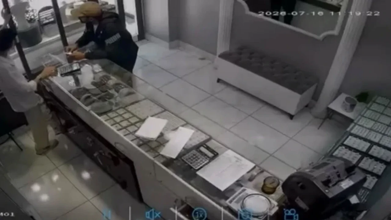 GOOGLE'A "KUYUMCU NASIL SOYULUR?" ARAMASI YAPTIKTAN SONRA KUYUMCU SOYGUNU YAPTI
