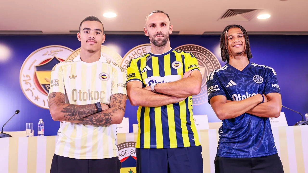 FENERBAHÇE'DEN İMZA ŞOV