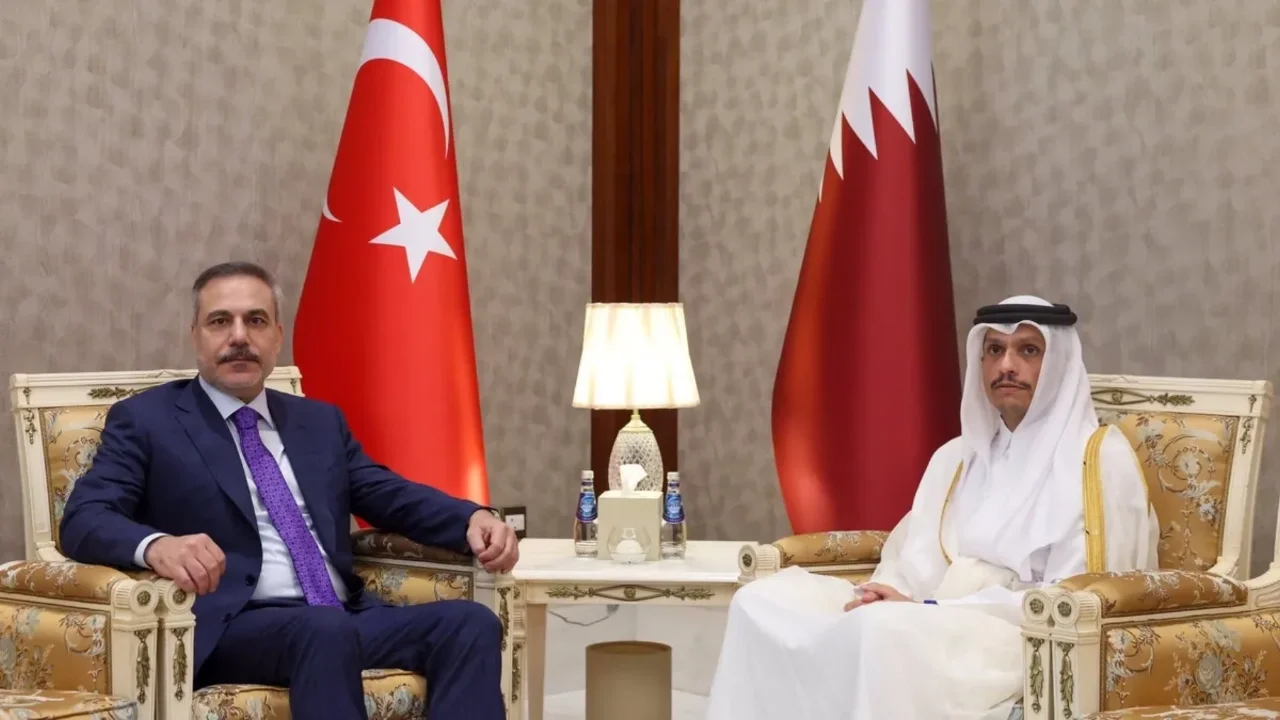 HAKAN FİDAN KATARLI MEVKİDAŞI AL SANİ İLE DOHA'DA BİR ARAYA GELDİ