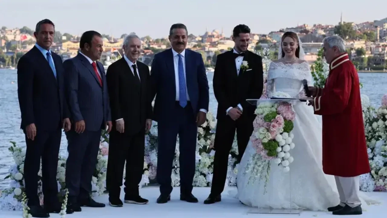 FENERBAHÇELİ İSMAİL YÜKSEK EVLENDİ! F...