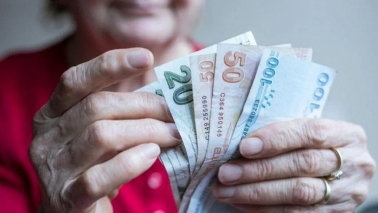 EMEKLİLERE ENFLASYON FARKI İÇİN TARİH NETLEŞTİ